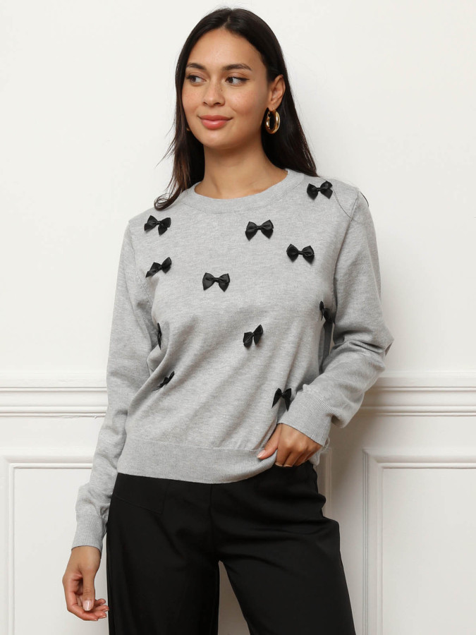 Pull à petits nœuds satinés