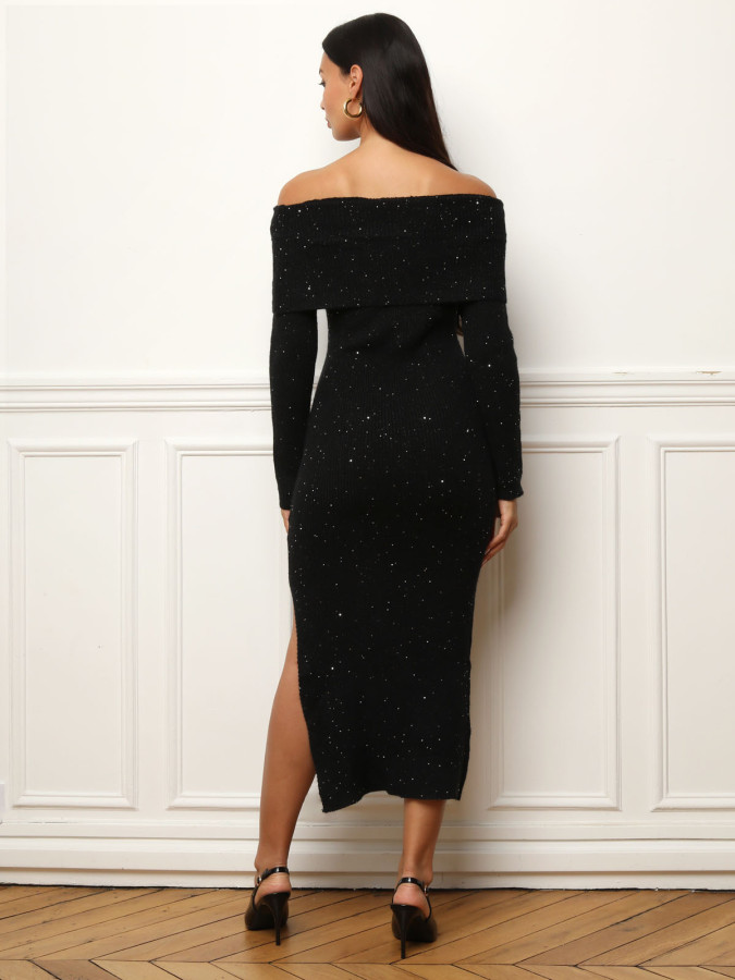 Robe mi-longue à col bardot et sequins