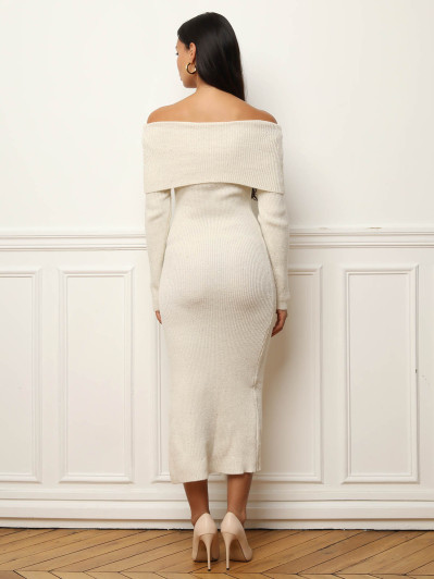 Robe mi-longue à col bardot et sequins