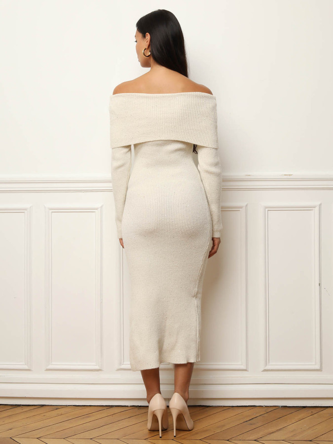 Robe mi-longue à col bardot et sequins