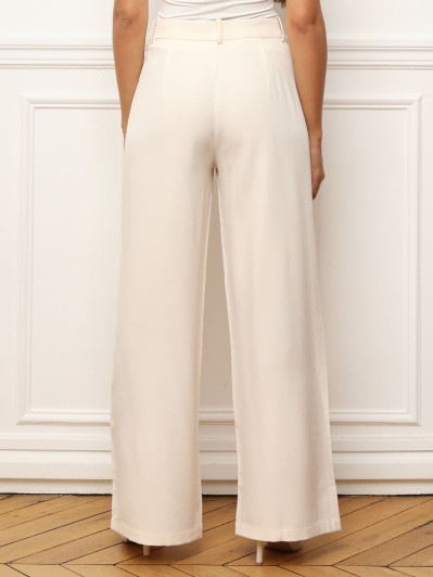 Pantalon droit à double poches plaquées