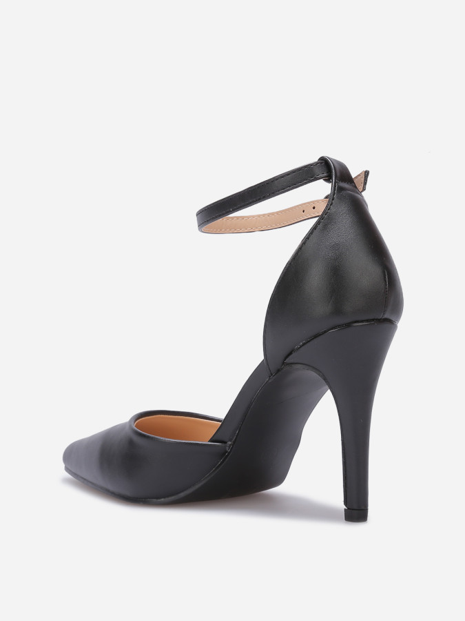 Escarpins à bout pointu et bride cheville