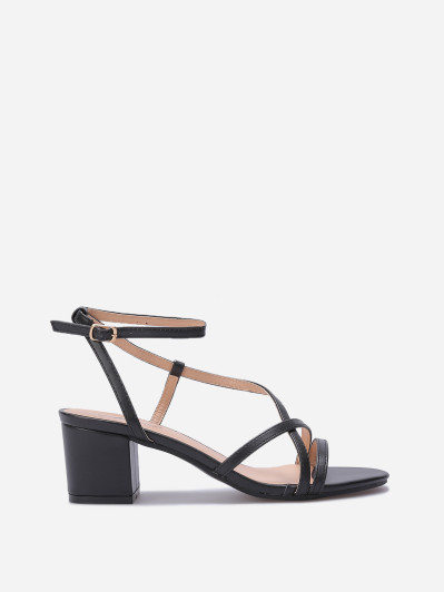 Sandales à talon et fines brides croisées