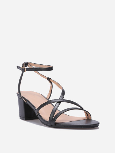 Sandales à talon et fines brides croisées