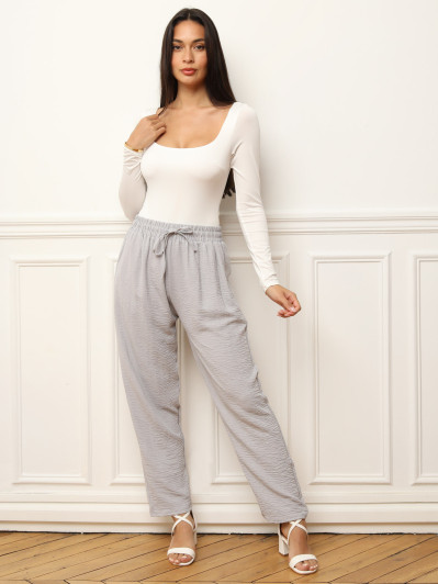 Pantalon fluide à coupe carotte