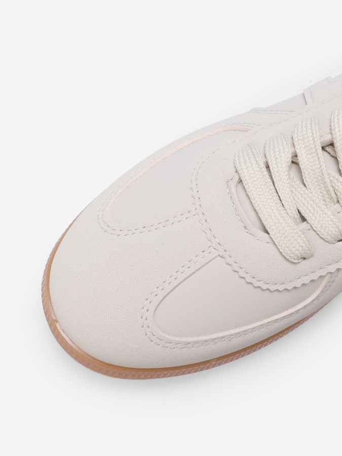 Baskets à empiècements texturés