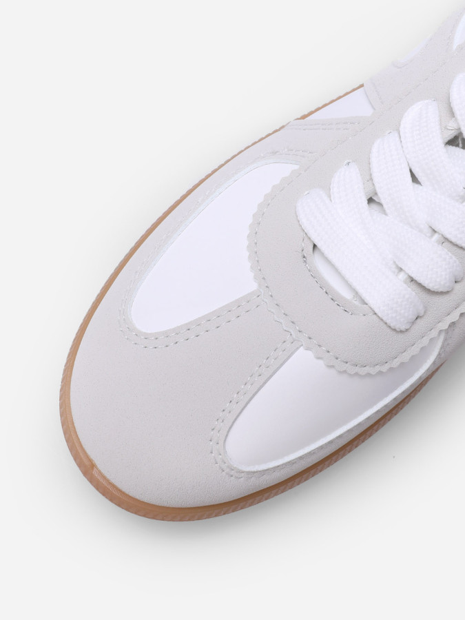 Baskets à empiècements texturés