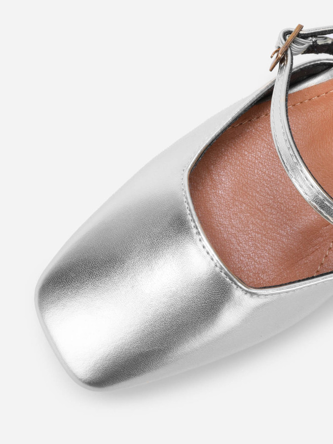 Escarpins multibrides à bout carré