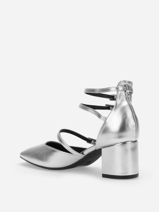 Escarpins multibrides à bout carré