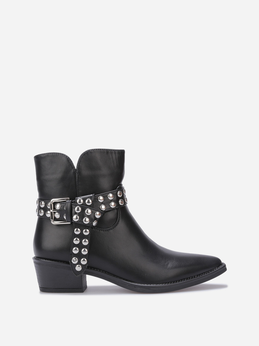 Bottines à bride cloutées et nouée