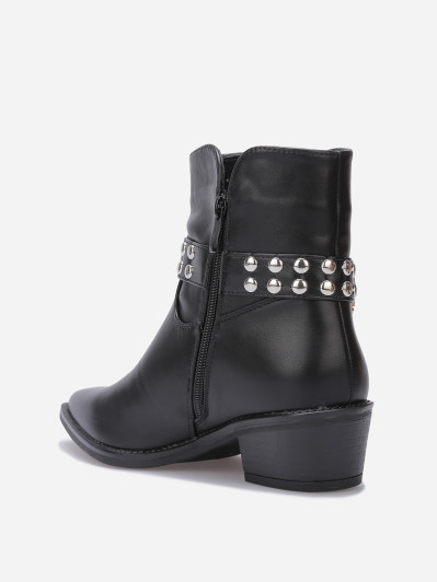 Bottines à bride cloutées et nouée