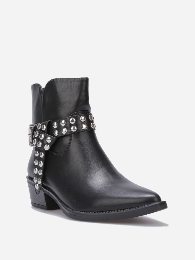 Bottines à bride cloutées et nouée