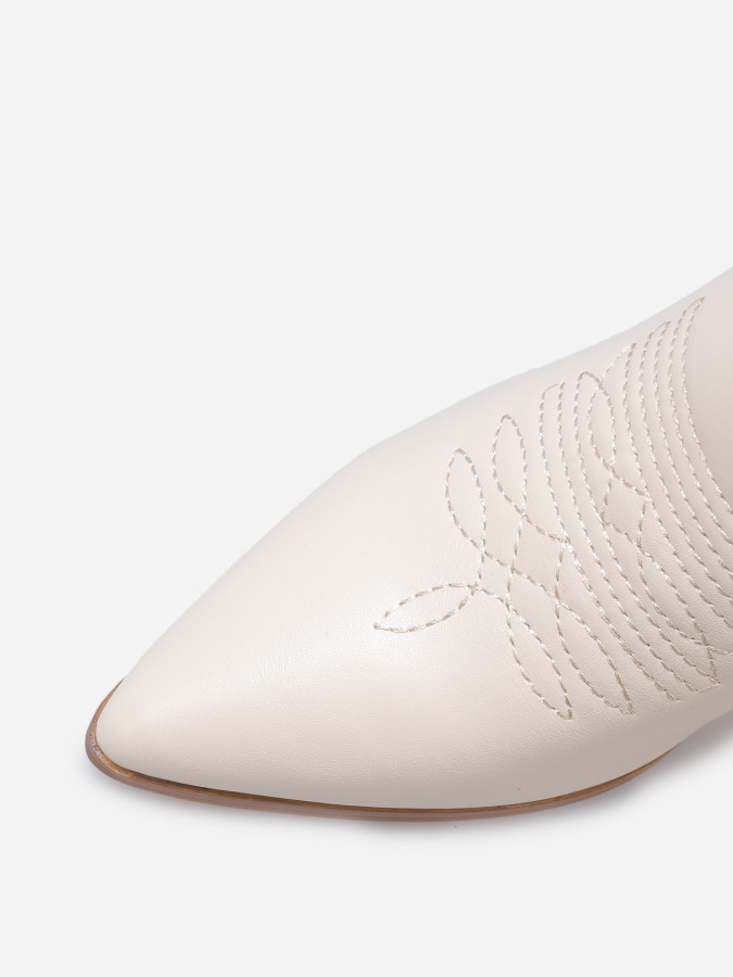 Bottines santiags avec surpiqûres