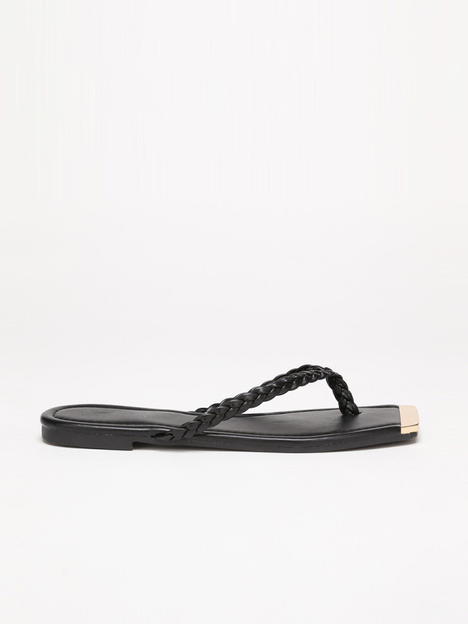 Tongs noires à bout carré avec détail doré