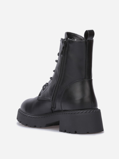 Rangers à semelle dentelée