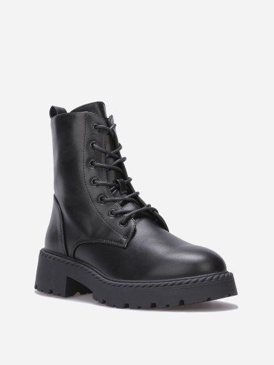 Rangers à semelle dentelée