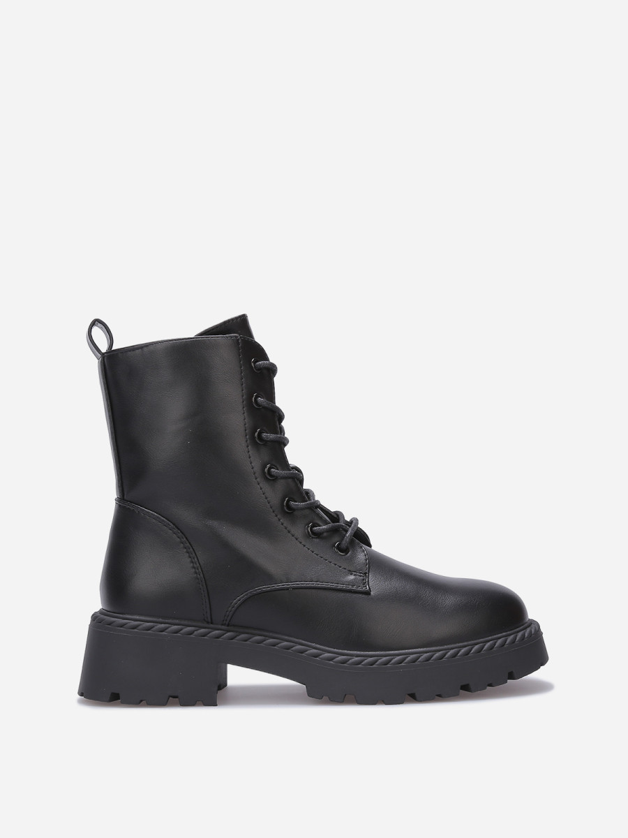 Rangers à semelle dentelée