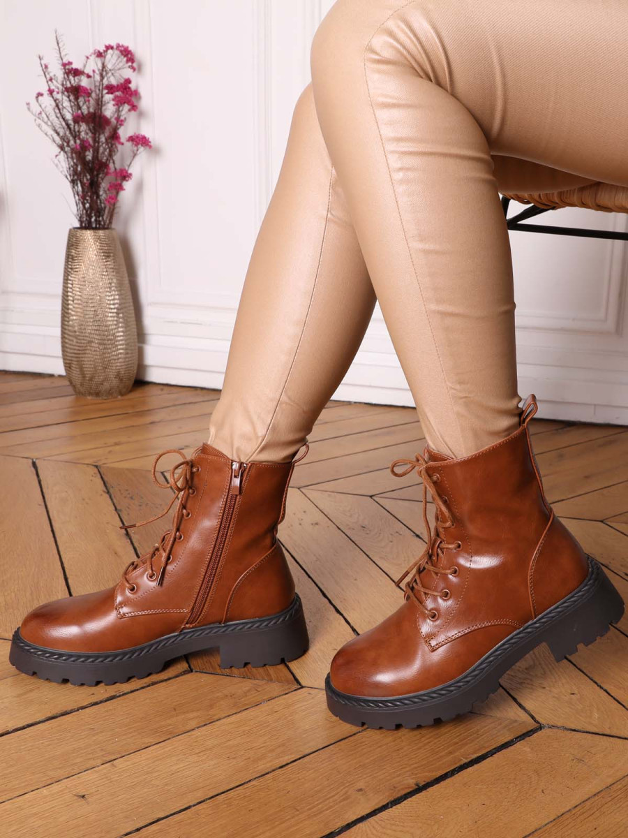 Rangers à semelle dentelée