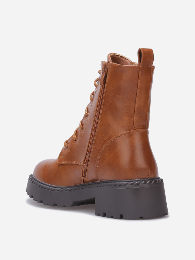 Rangers à semelle dentelée