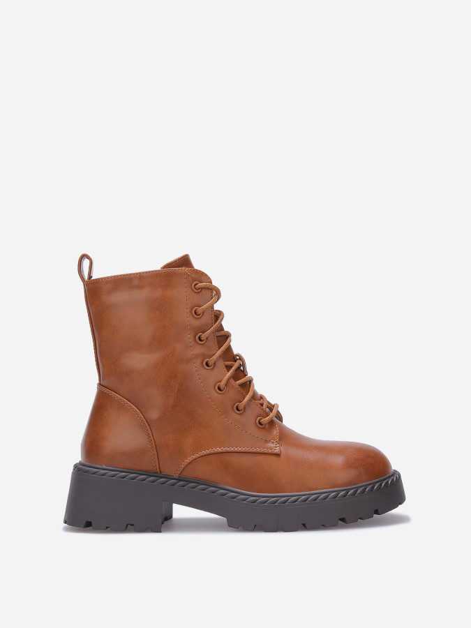 Rangers à semelle dentelée