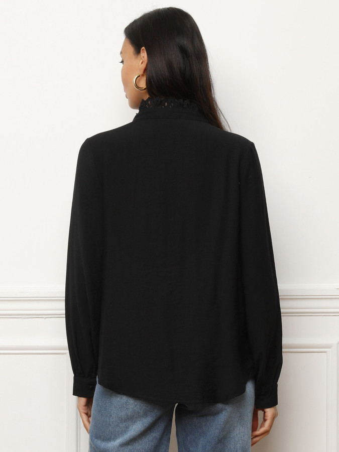 Chemisier à col montant et broderie anglaise