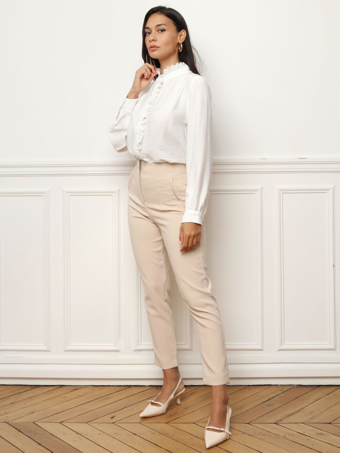 Chemisier à col montant et broderie anglaise