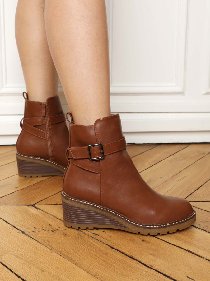 Bottines compensées à boucle