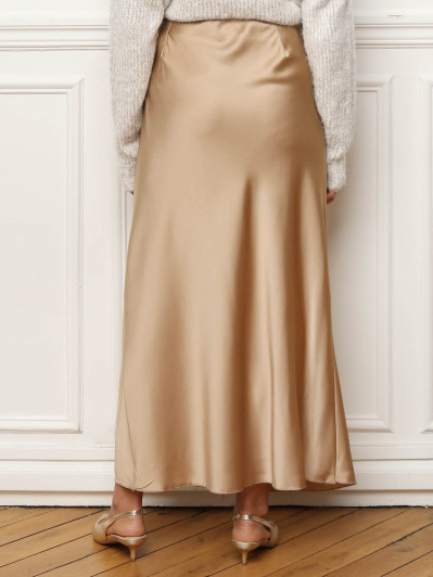 Jupe satinée longue et droite