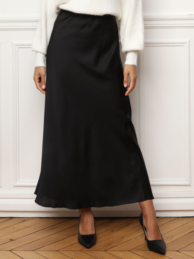 Jupe satinée longue et droite