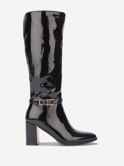 Bottes vernies à détails dorés