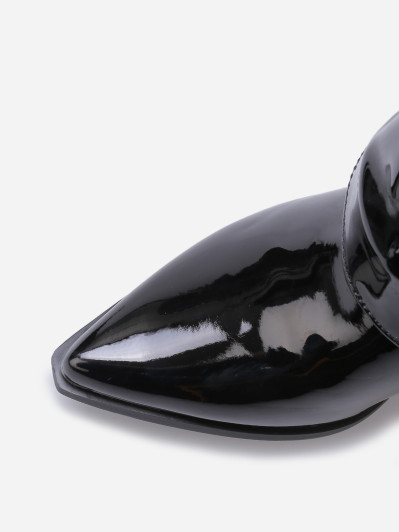 Bottes vernies à revers