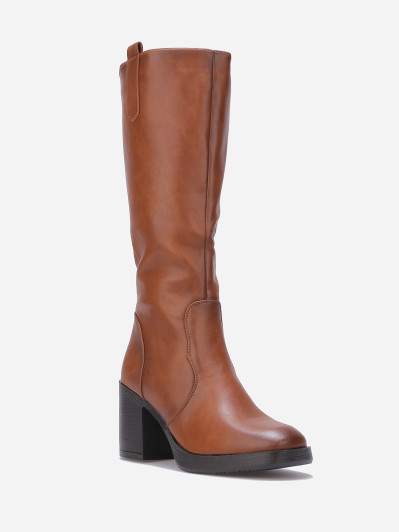 Bottes à talon et bout carrés