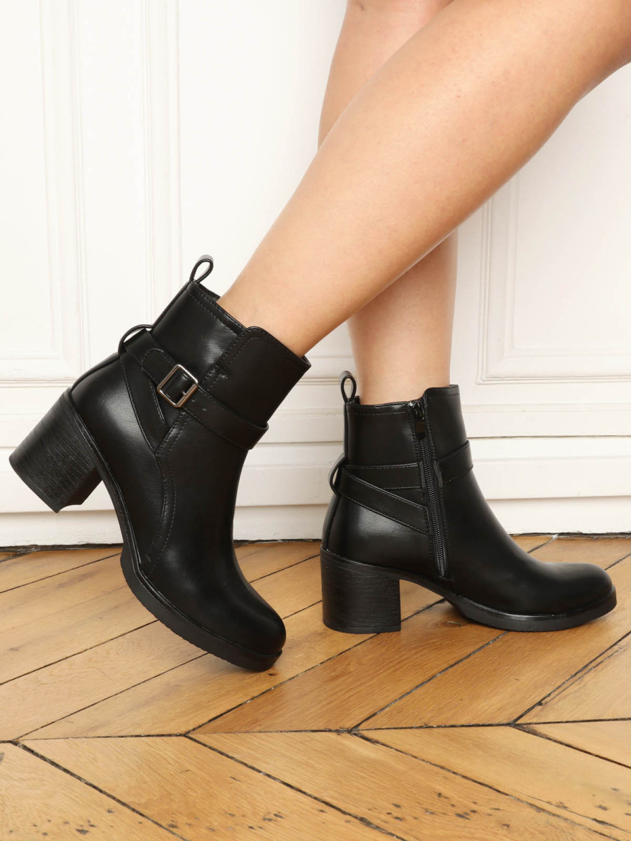 Bottines à talon carré avec boucle