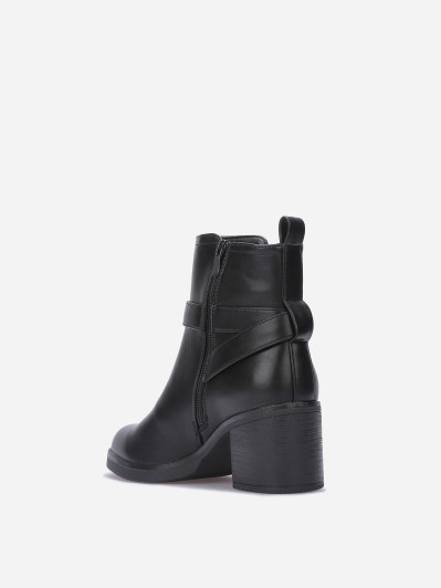 Bottines à talon carré avec boucle