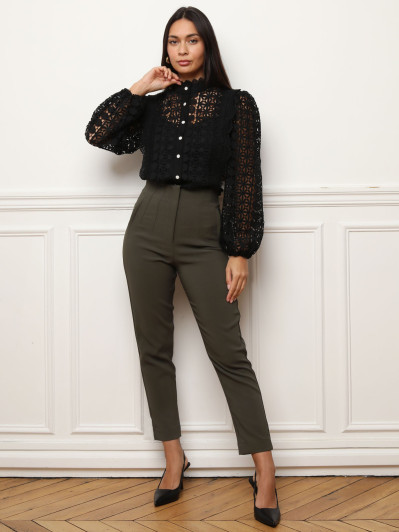 Chemisier à col montant et dentelle guipure