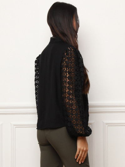 Chemisier à col montant et dentelle guipure