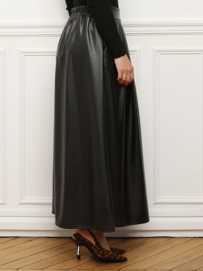 Jupe évasée et plissée en simili