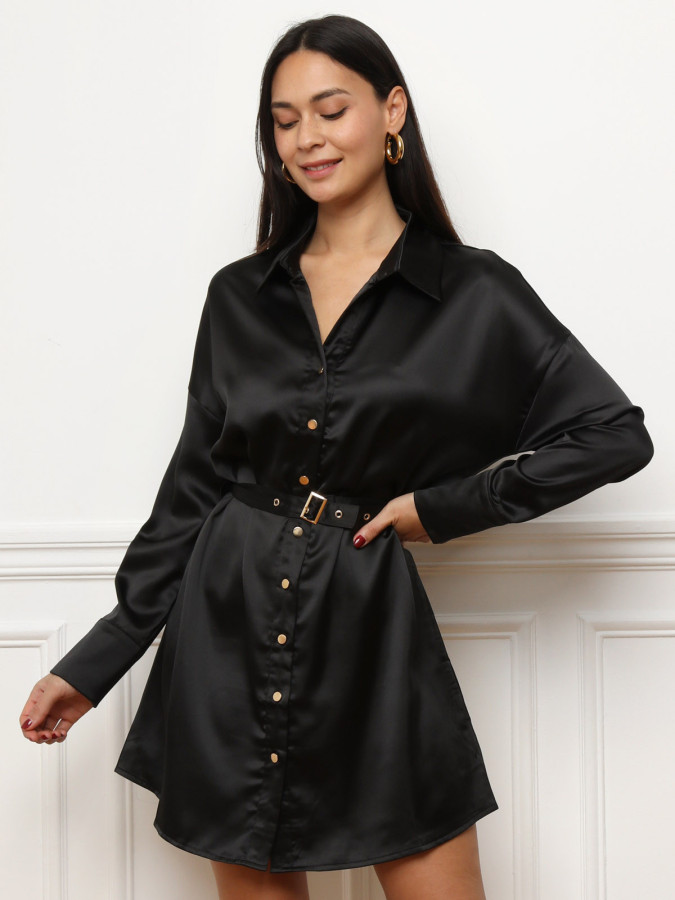 Robe chemise satinée avec ceinture