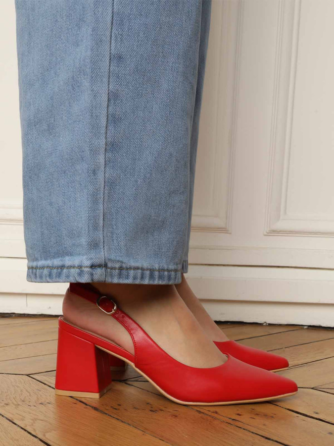 Escarpins slingback pointus à bride réglable