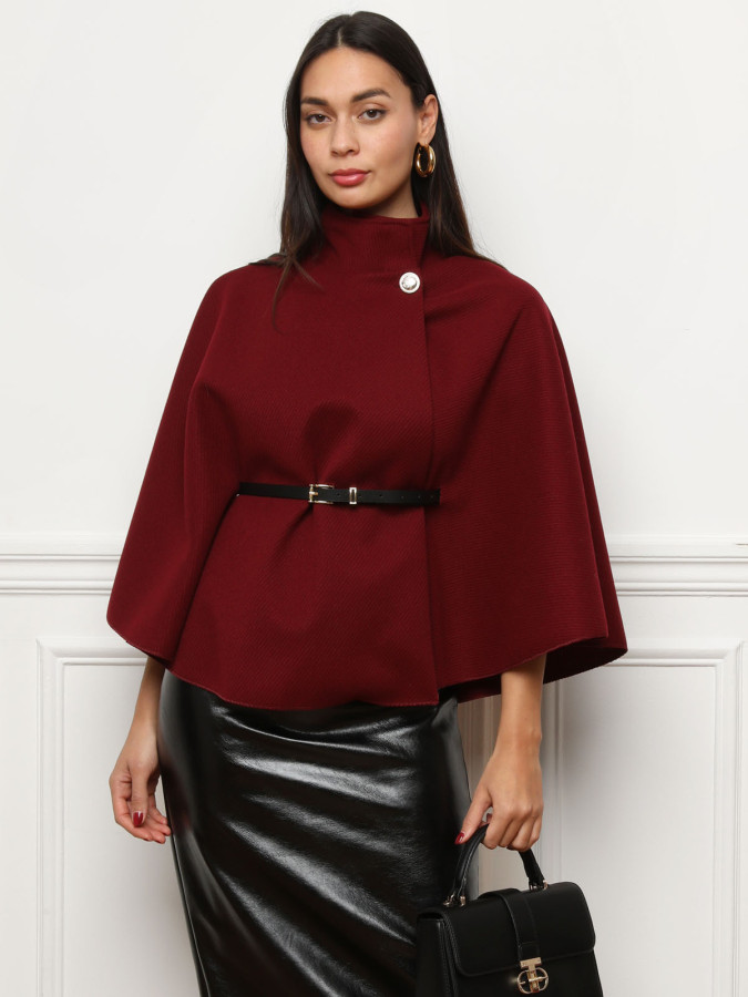 Cape ceinturée bordeaux avec boutons