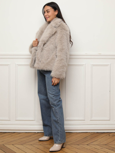 Manteau en fausse fourrure beige à col revers