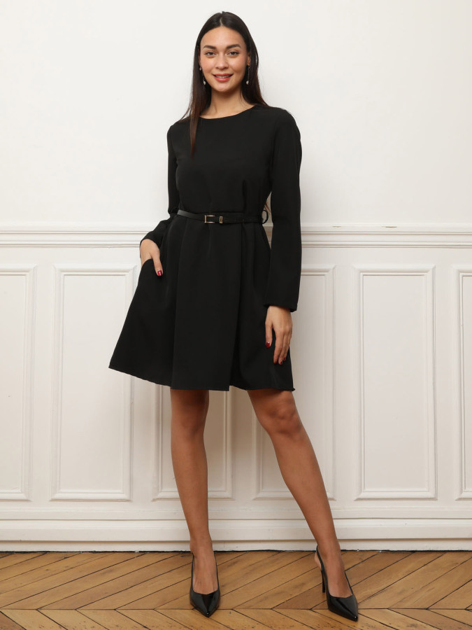 Escarpins Robe Patineuse Noire Et Blanche Robe Bustier Mi-longue