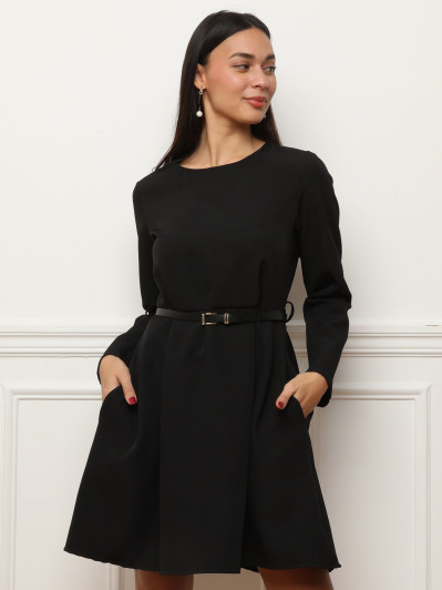 Robe patineuse avec ceinture