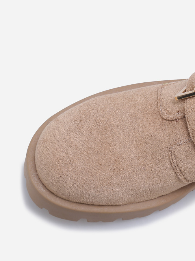 Bottines en suédine taupe avec brides à boucles