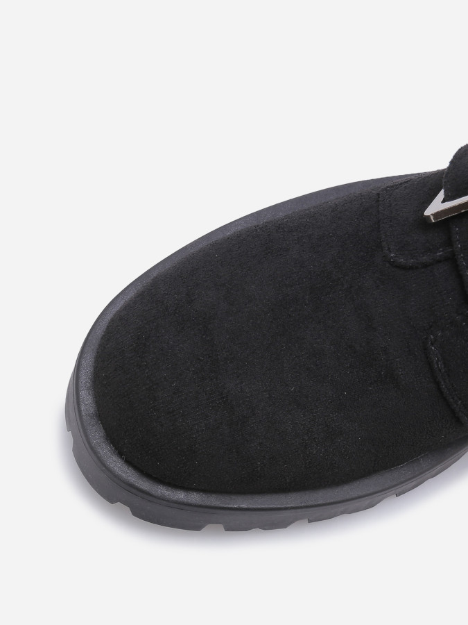 Bottines en suédine noires avec brides à boucles