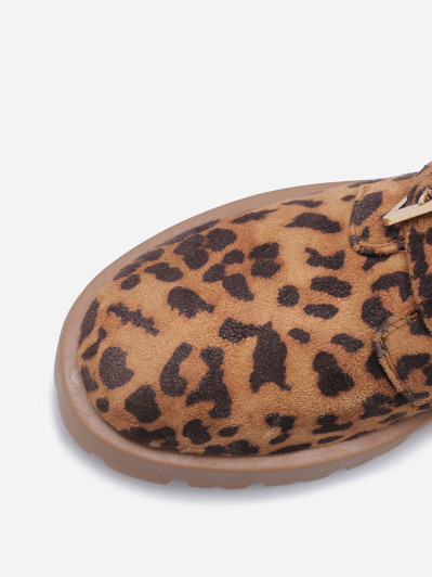 Bottines en suédine léopard avec brides à boucles