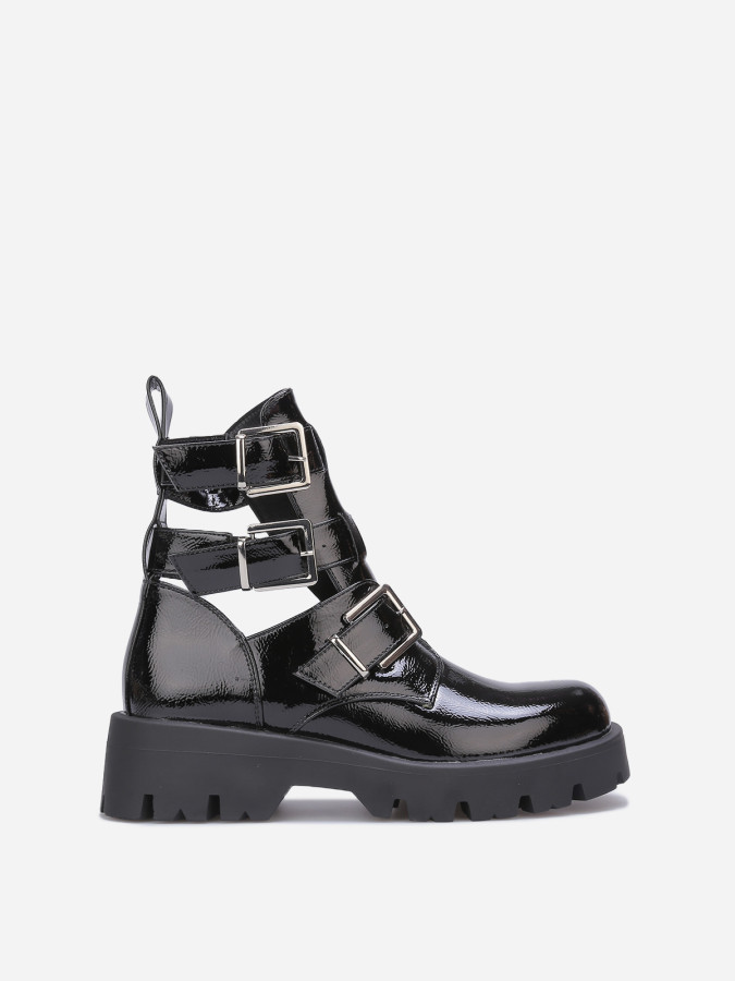 Bottines vernies noires avec brides à boucles