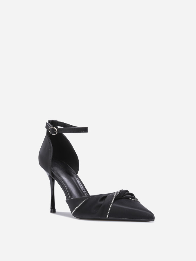 Escarpins noir à détails torsadé et strass