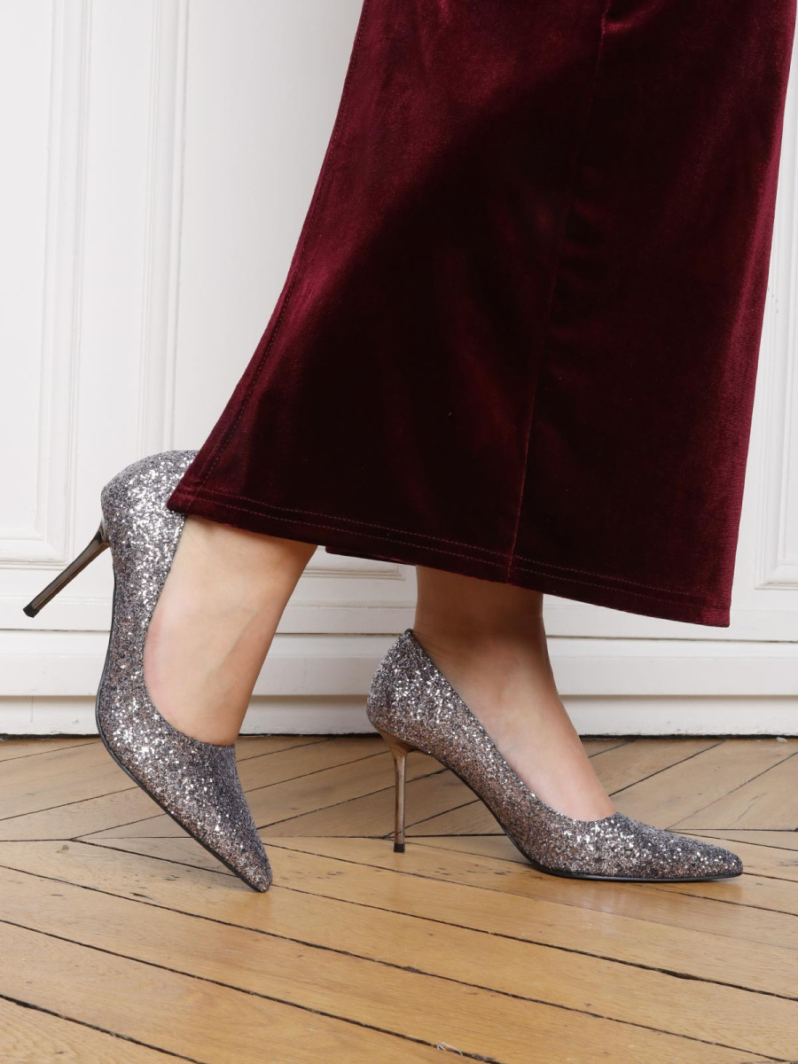 Escarpins à paillettes et talon métallique