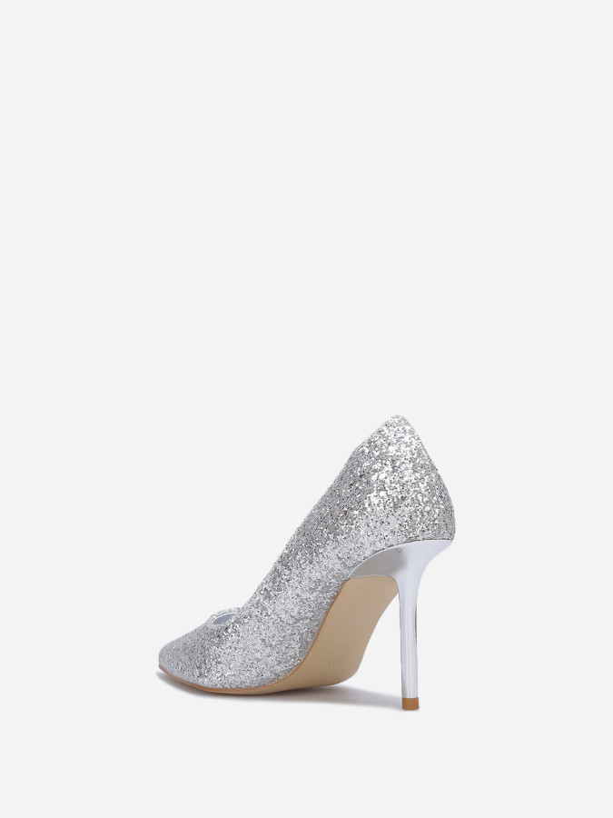 Escarpins à paillettes argentées et talon métallique